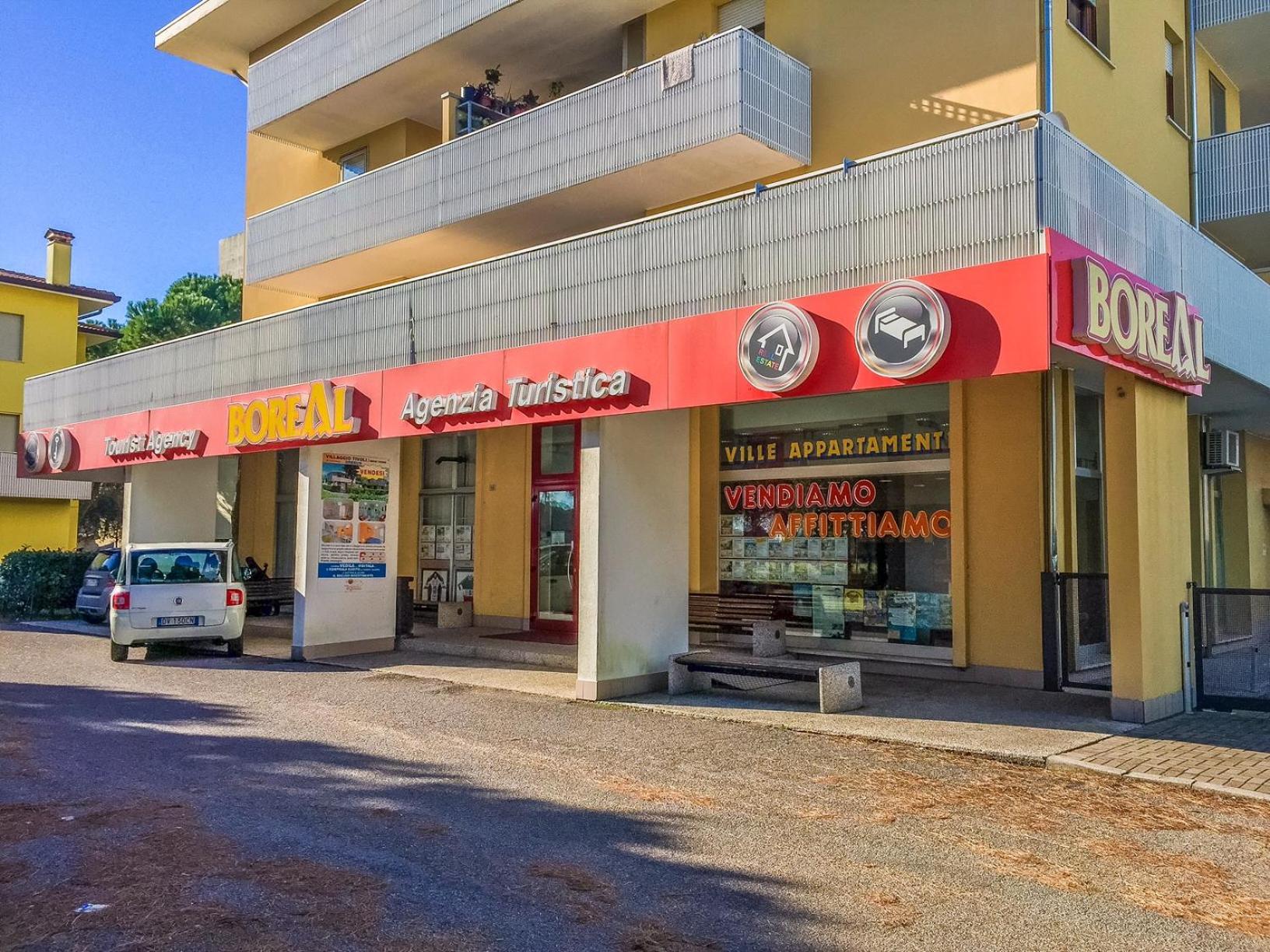 Condominio Monaco Бибионе Екстериор снимка